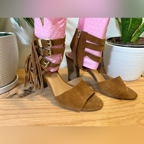 Brown suede fringe western boho heeled sandals, size 8.5 - Picture 3 of 3